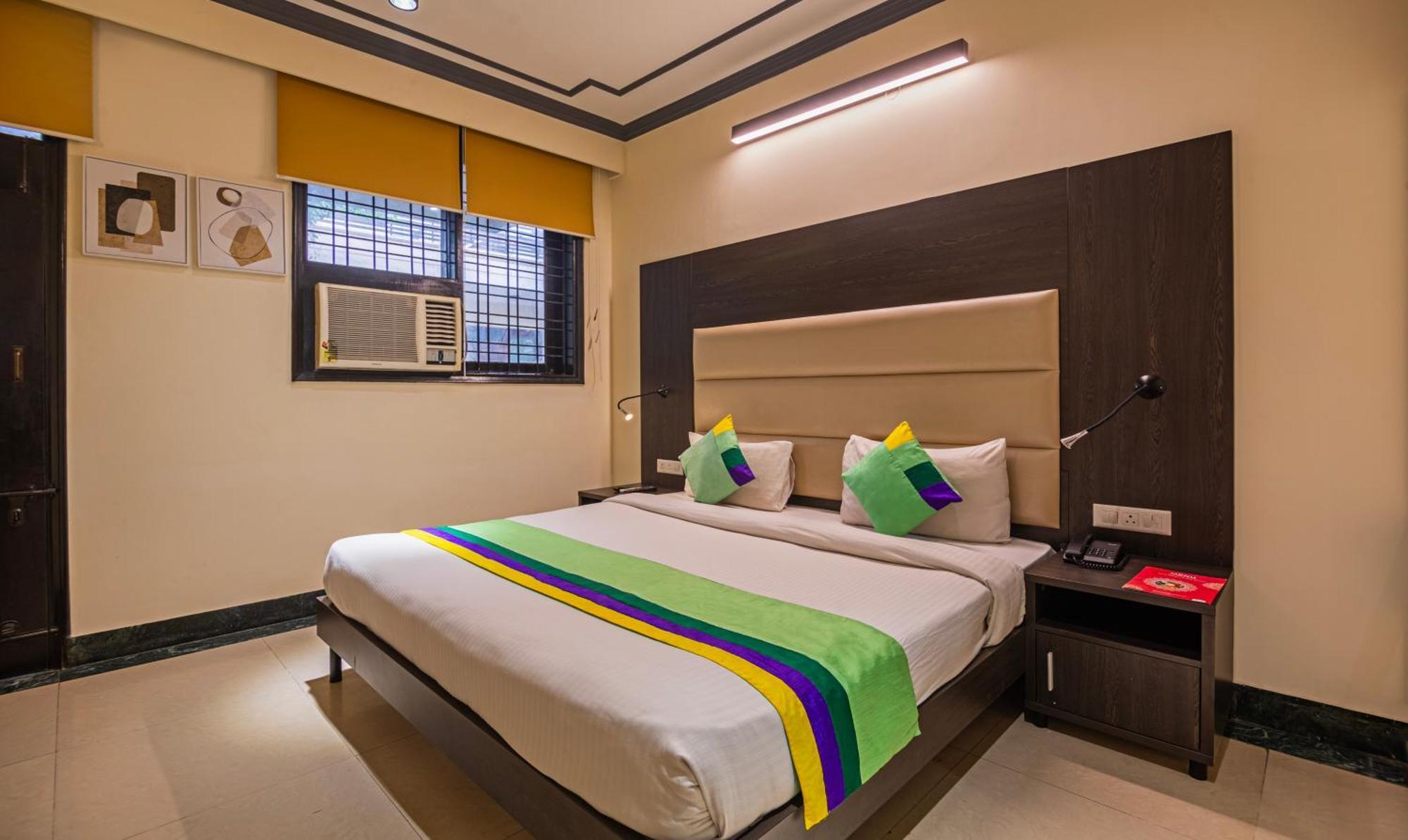 Super Townhouse Sushant Lok Phase 1 Formerly Hotel Neven Gurgaon Dış mekan fotoğraf