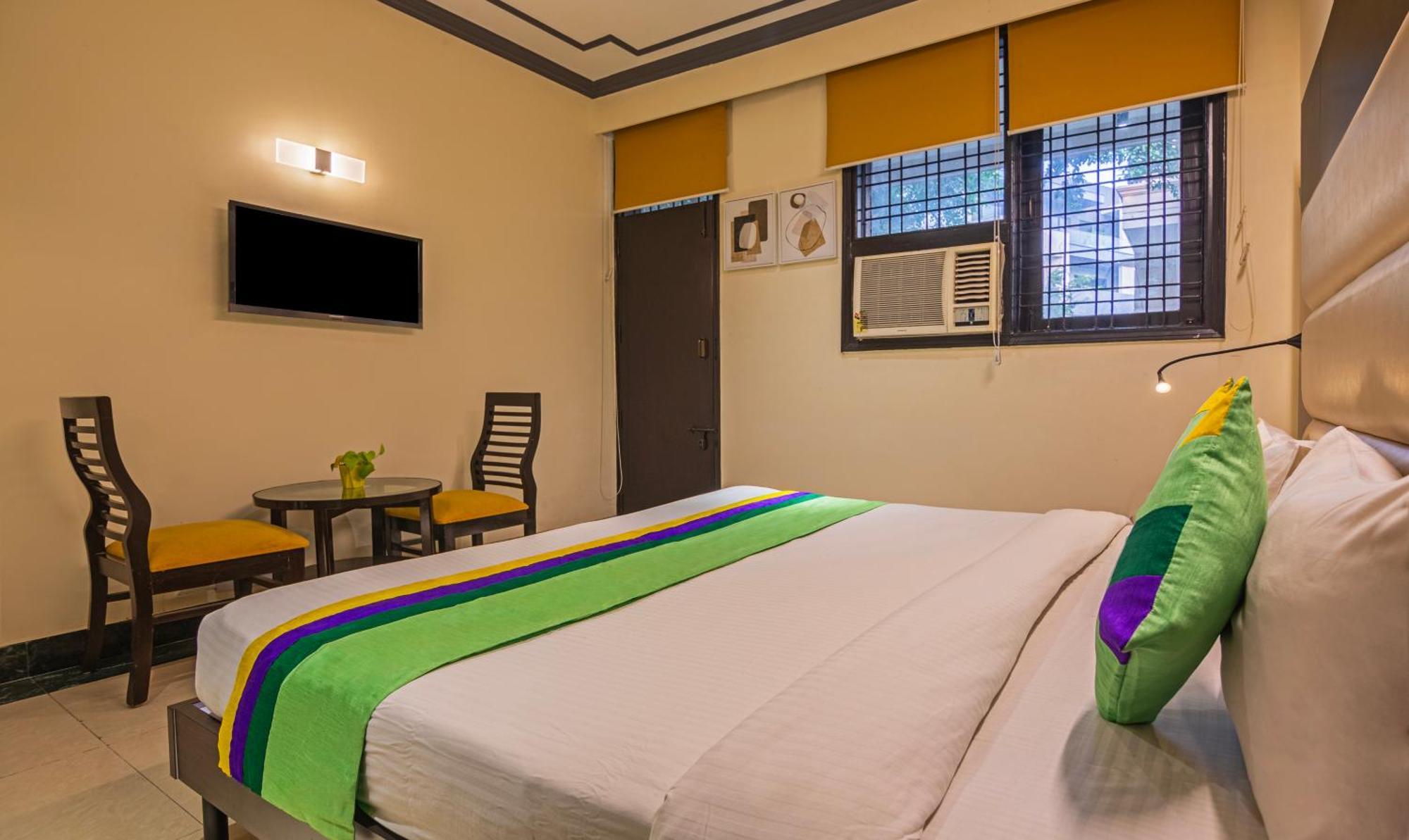 Super Townhouse Sushant Lok Phase 1 Formerly Hotel Neven Gurgaon Dış mekan fotoğraf
