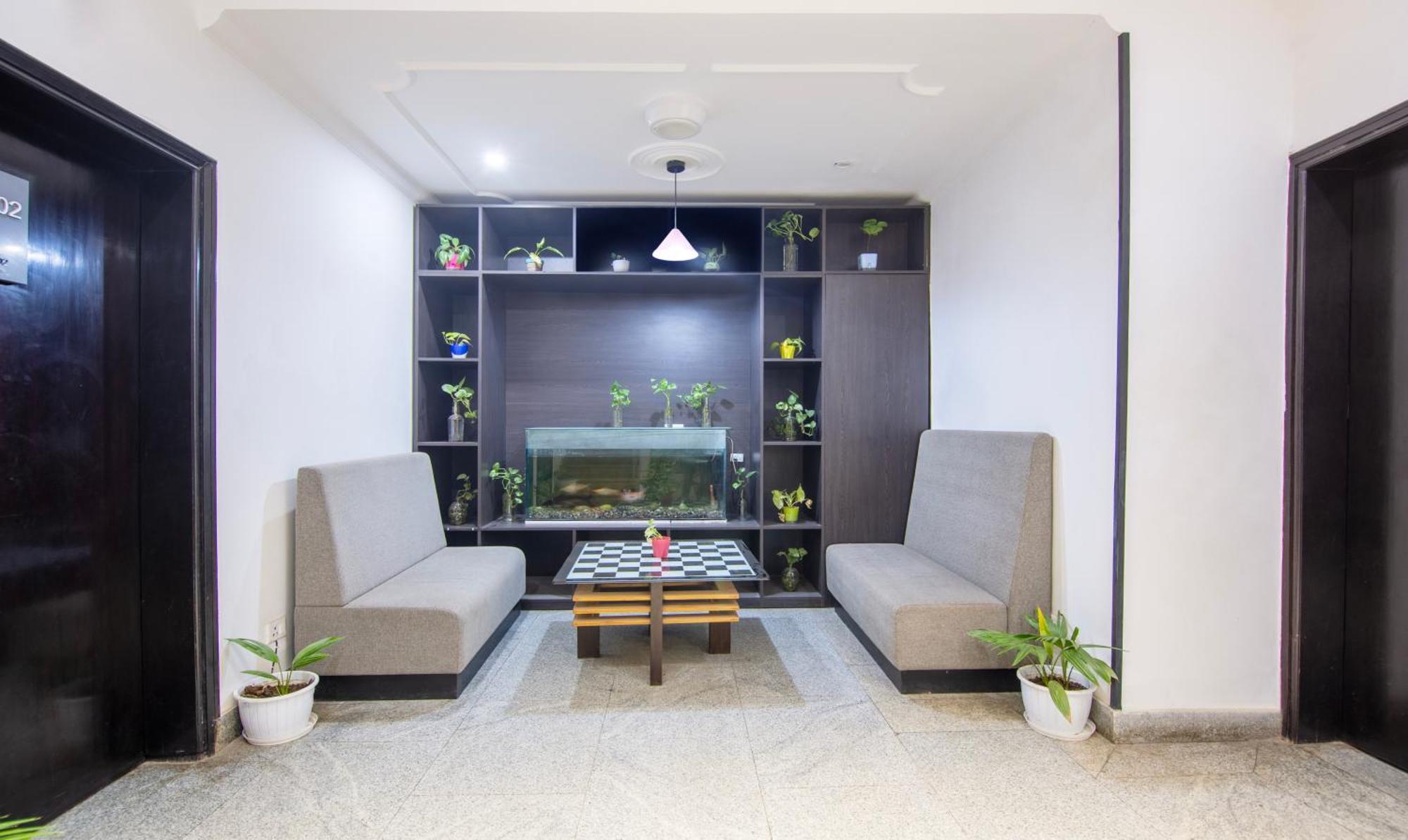 Super Townhouse Sushant Lok Phase 1 Formerly Hotel Neven Gurgaon Dış mekan fotoğraf