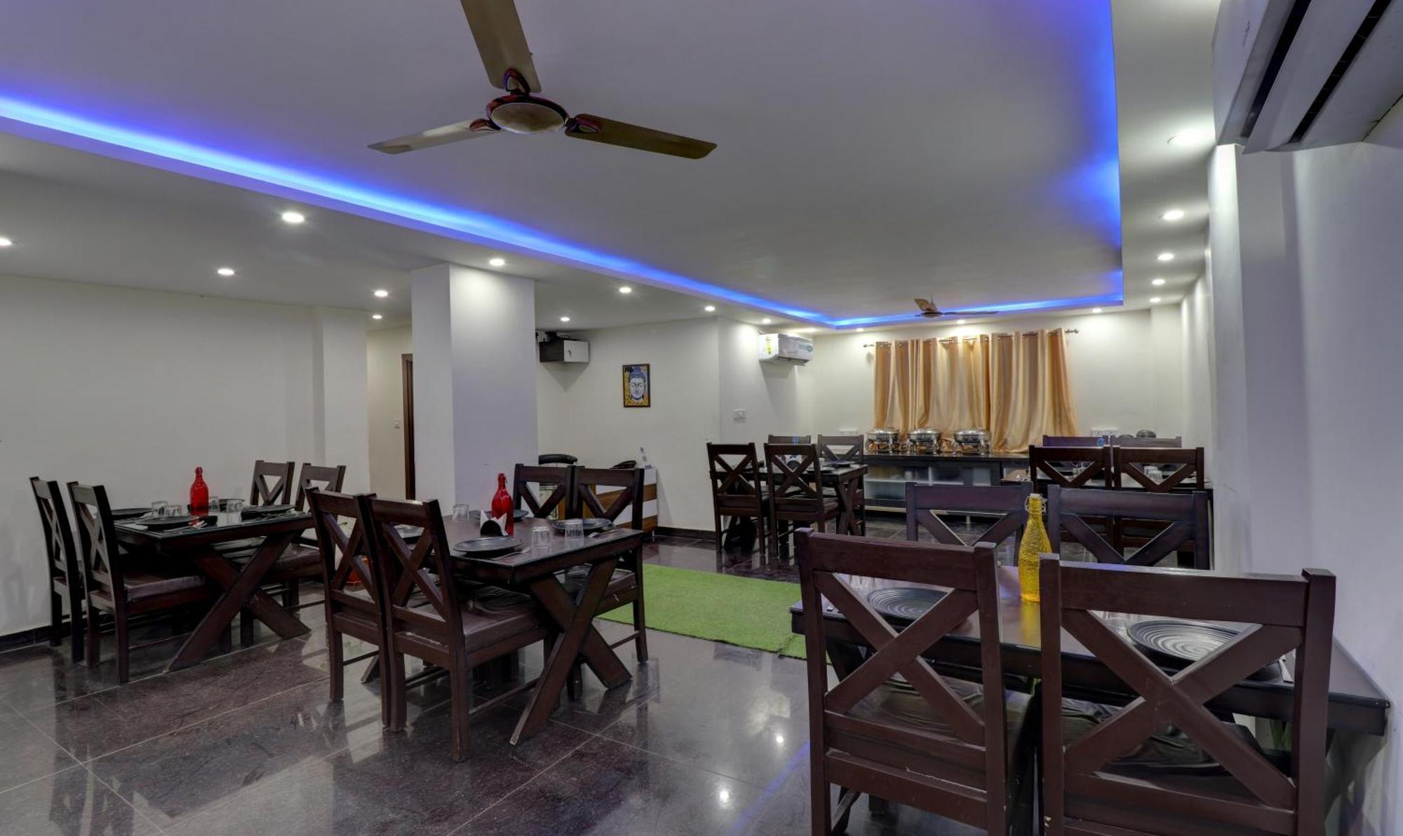 Super Townhouse Sushant Lok Phase 1 Formerly Hotel Neven Gurgaon Dış mekan fotoğraf