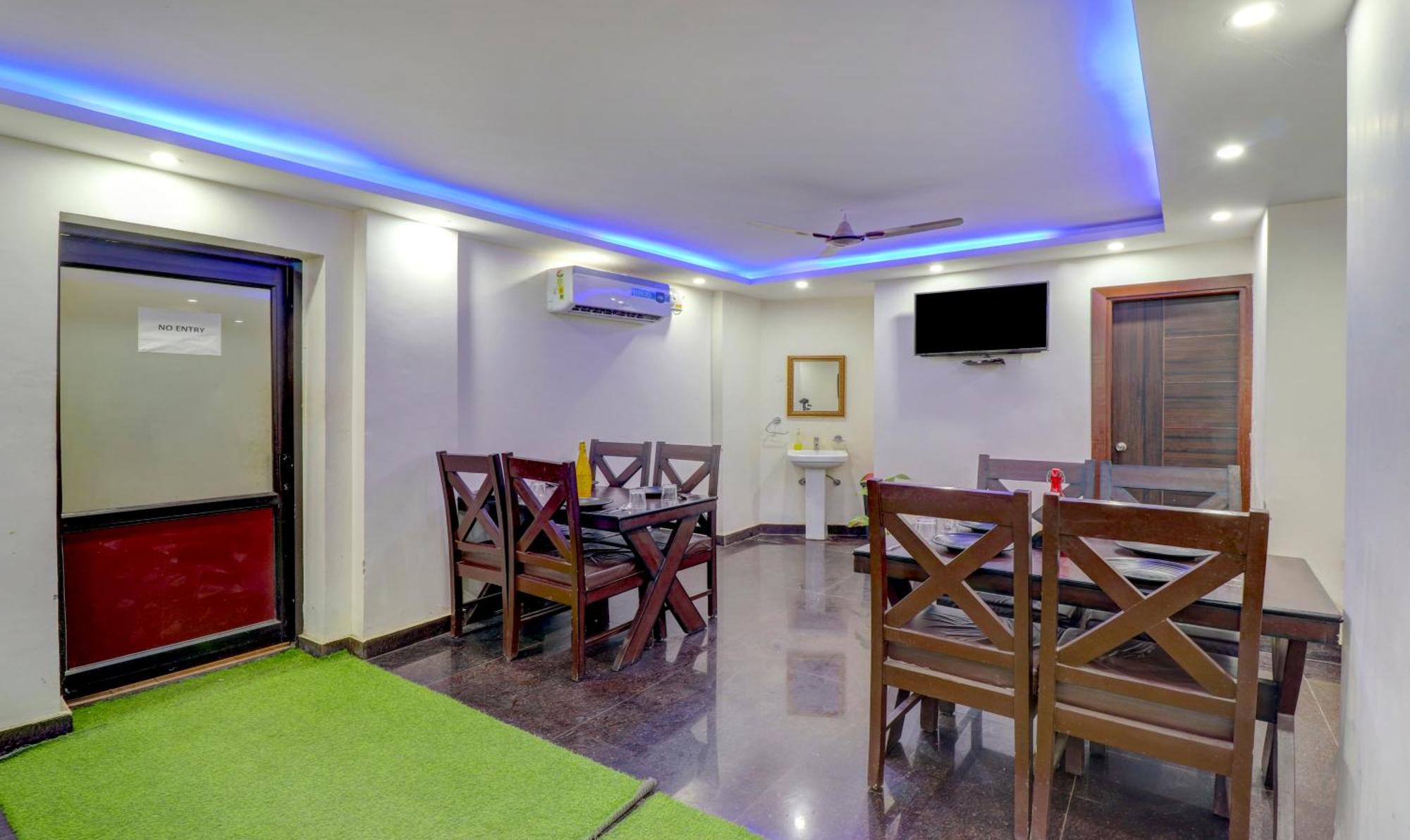 Super Townhouse Sushant Lok Phase 1 Formerly Hotel Neven Gurgaon Dış mekan fotoğraf