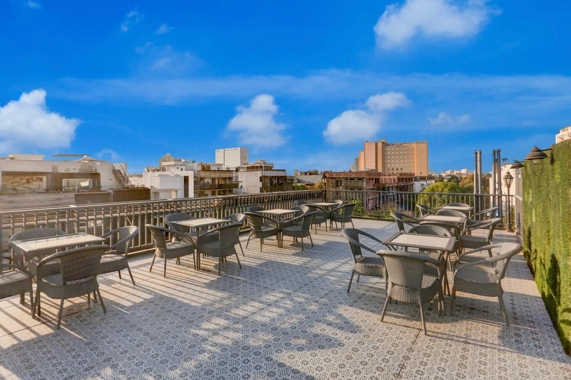Super Townhouse Sushant Lok Phase 1 Formerly Hotel Neven Gurgaon Dış mekan fotoğraf