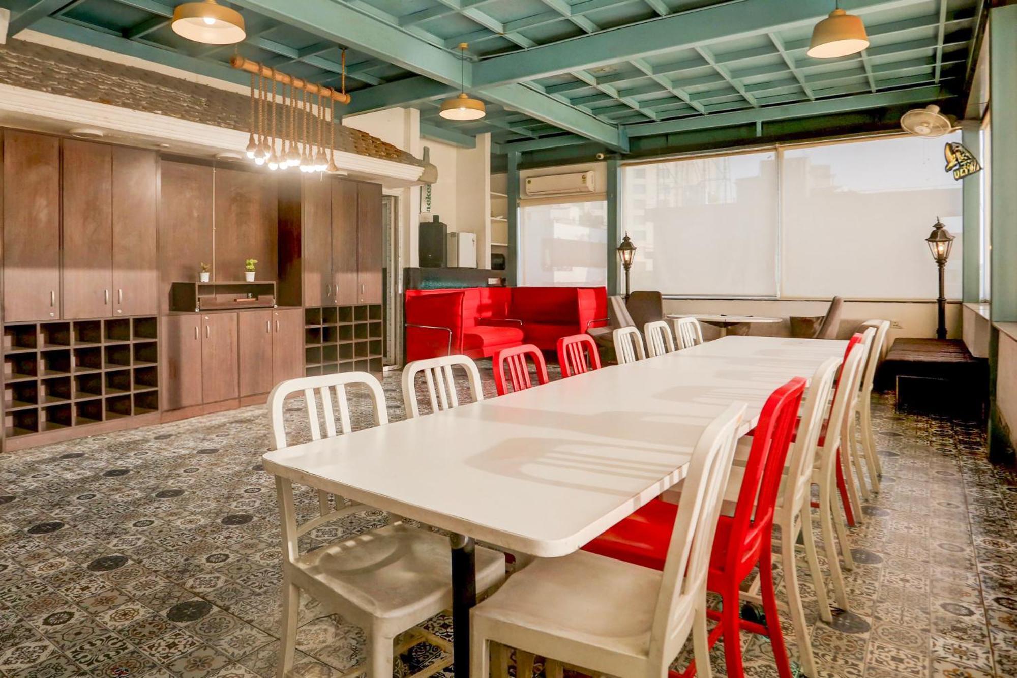 Super Townhouse Sushant Lok Phase 1 Formerly Hotel Neven Gurgaon Dış mekan fotoğraf